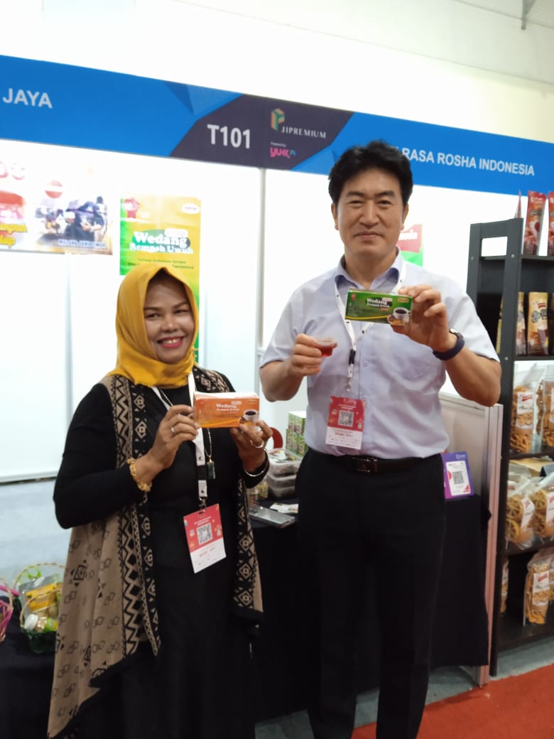 Bersama Pengunjung dari Korea